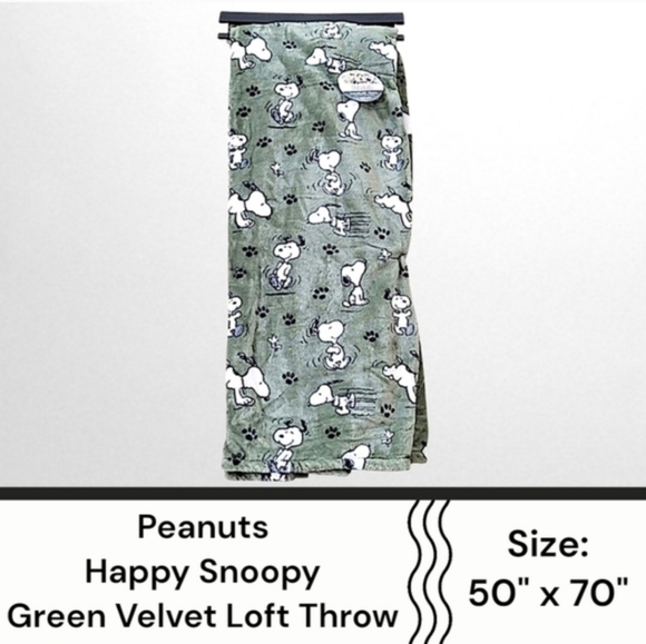 Peanuts Other - Peanuts Happy Snoopy Throw Green Velvet Loft 50" x 70"